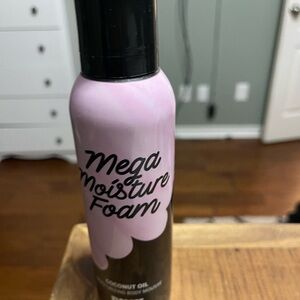 Victoria's Secret Mega Moisture Foam - Pink and Black